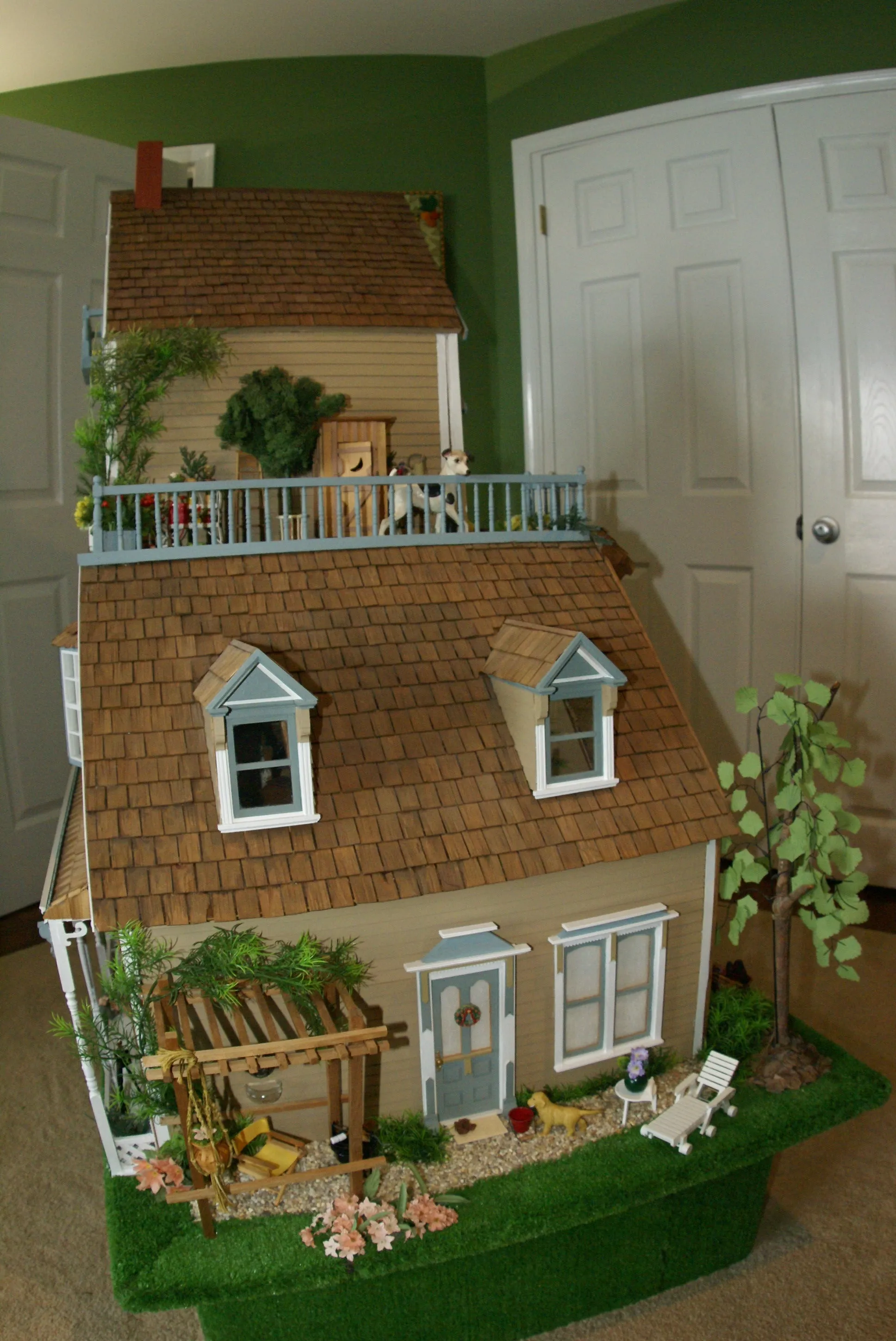 1970 HUGE CUSTOM BUILT & FULLY FURNISHED DOLL HOUSE (5 ft x 4ft x 32”) WITH 14 rooms & 3 gardens, Plants, Trees   Outhouse (1/12 Scale) Operating Lights