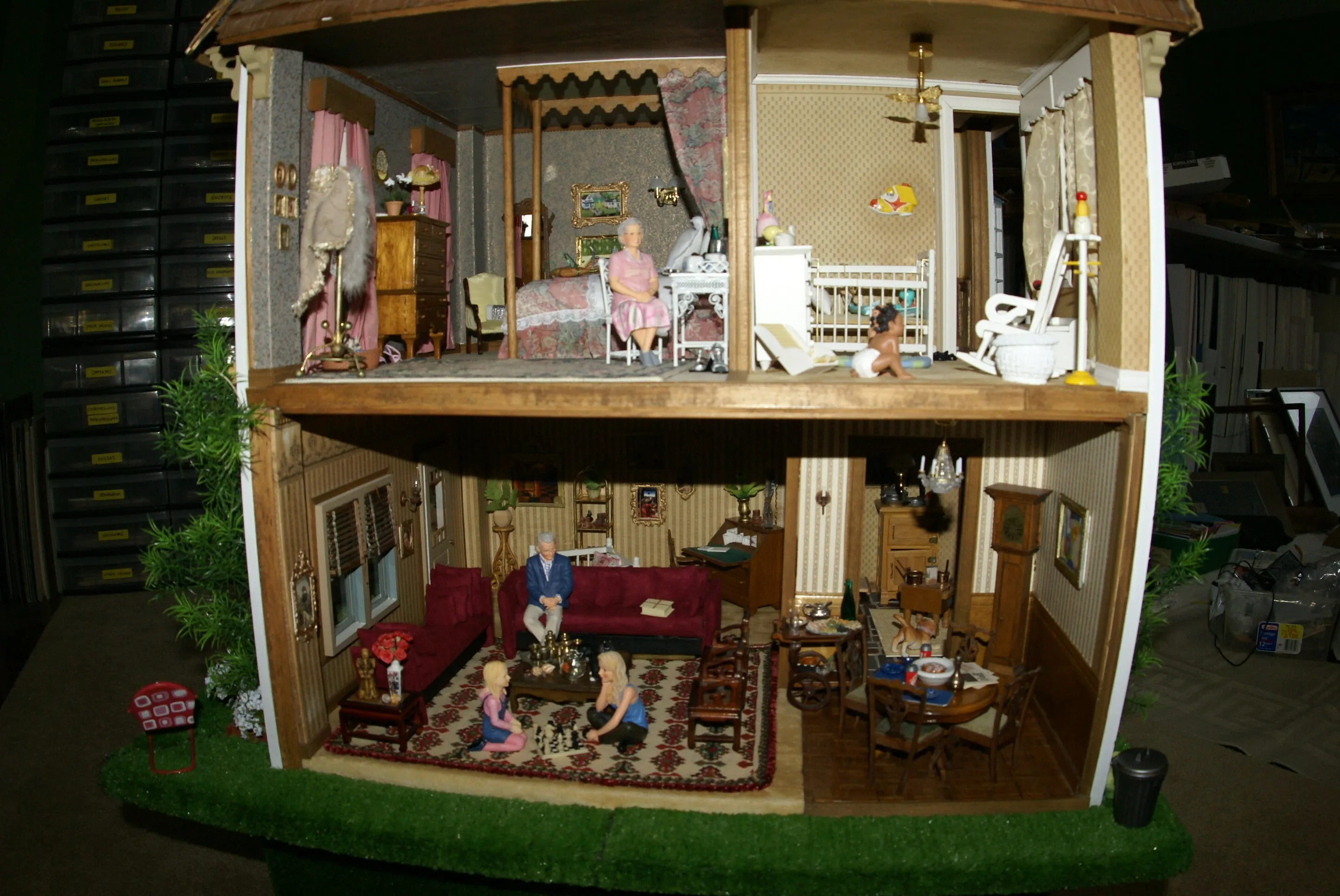 1970 HUGE CUSTOM BUILT & FULLY FURNISHED DOLL HOUSE (5 ft x 4ft x 32”) WITH 14 rooms & 3 gardens, Plants, Trees   Outhouse (1/12 Scale) Operating Lights