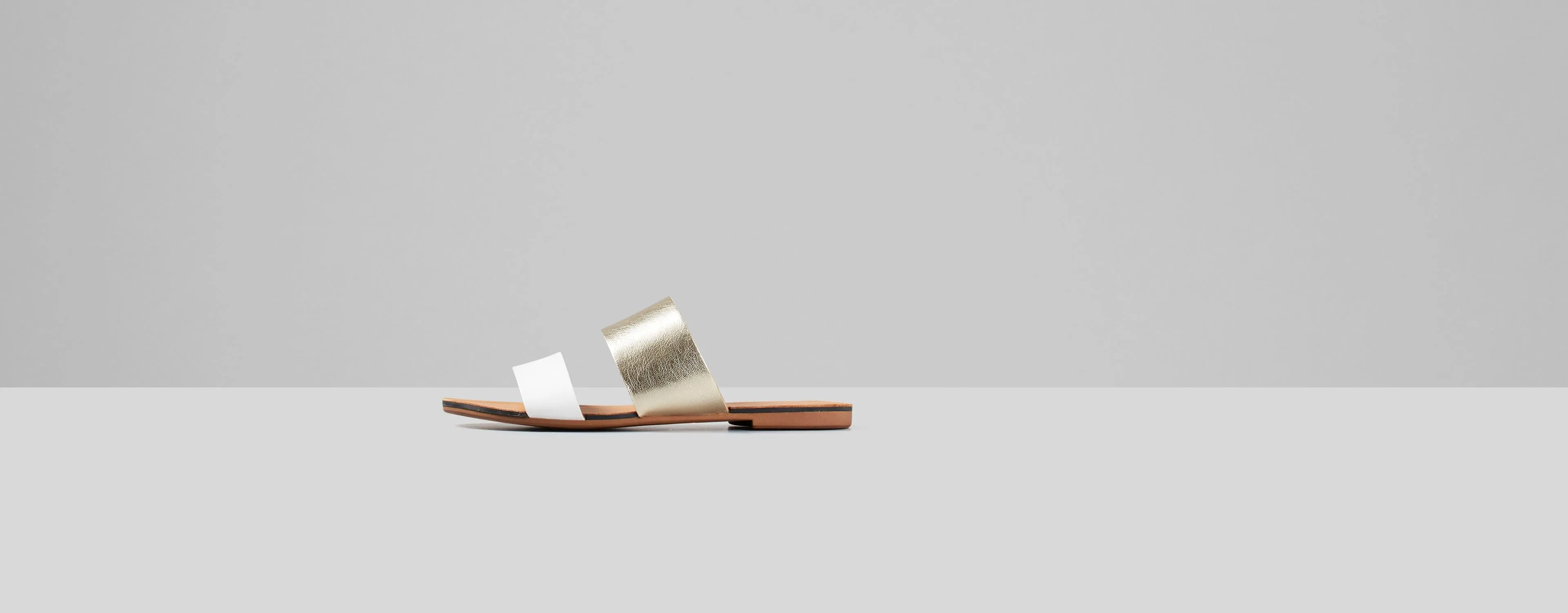 Vagabond Tia Sandals - Gold/White